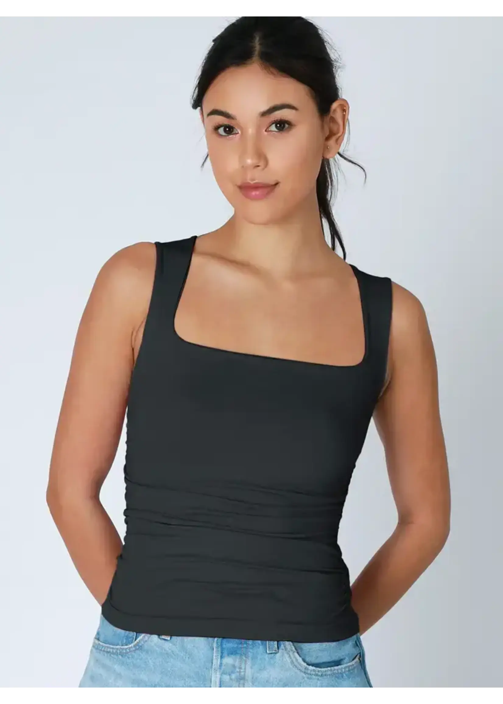 Nikibiki NB Clean Line Square Shirred Top