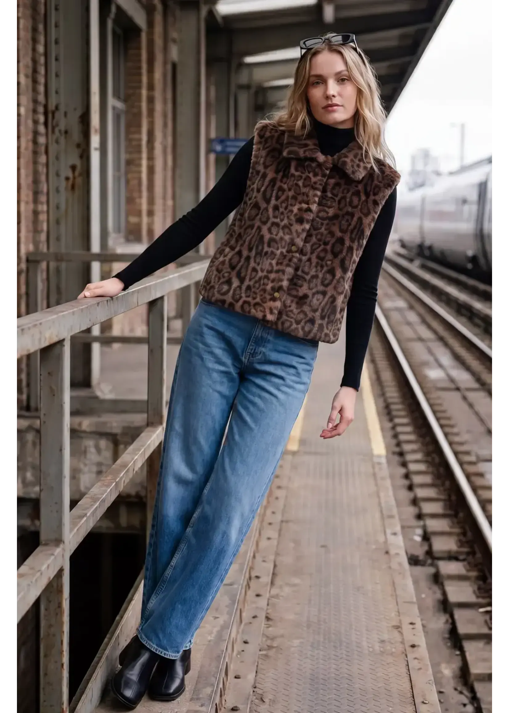 She & Sky S+S Faux Fur Leopard Vest