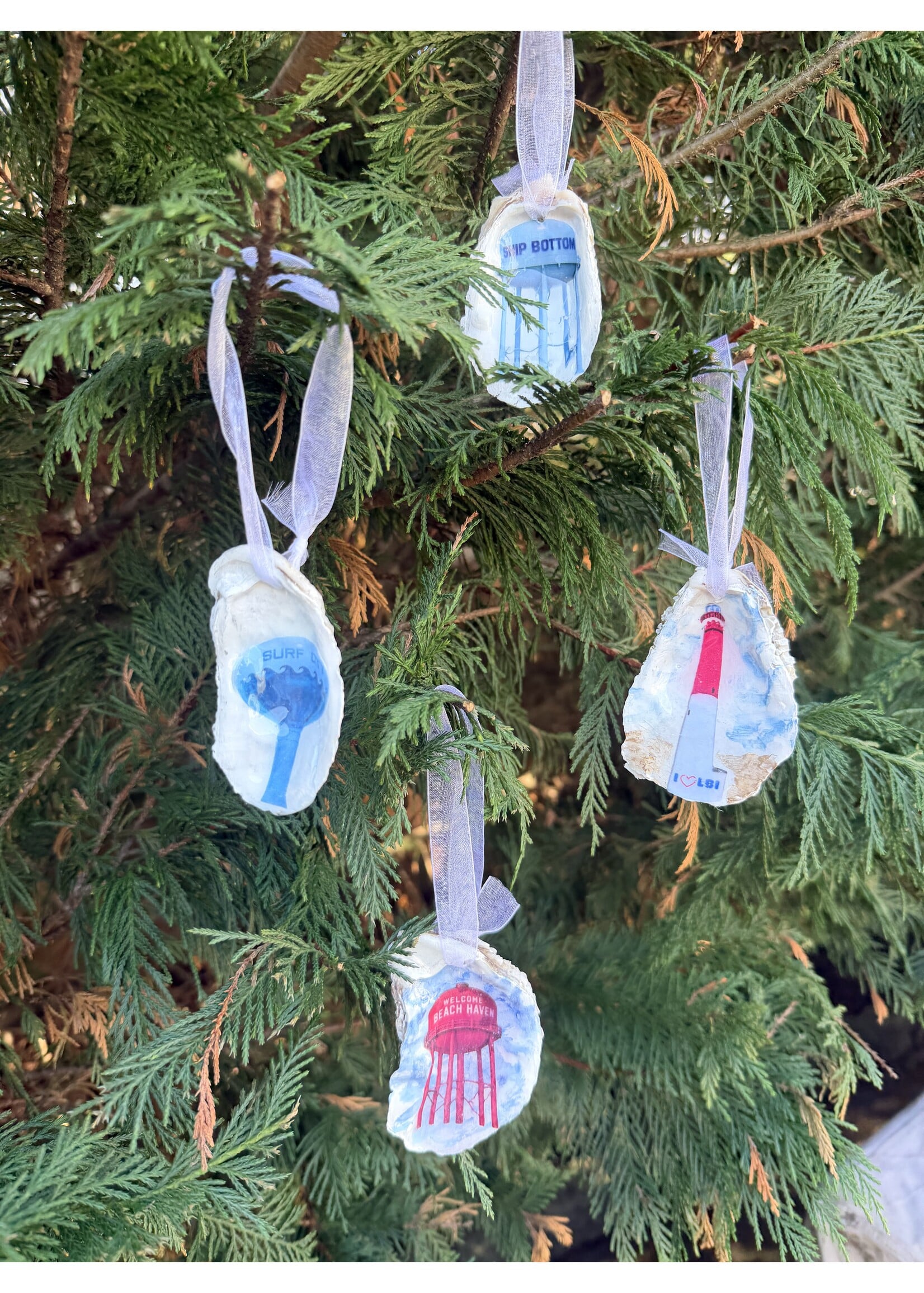 Wink W Oyster Ornament