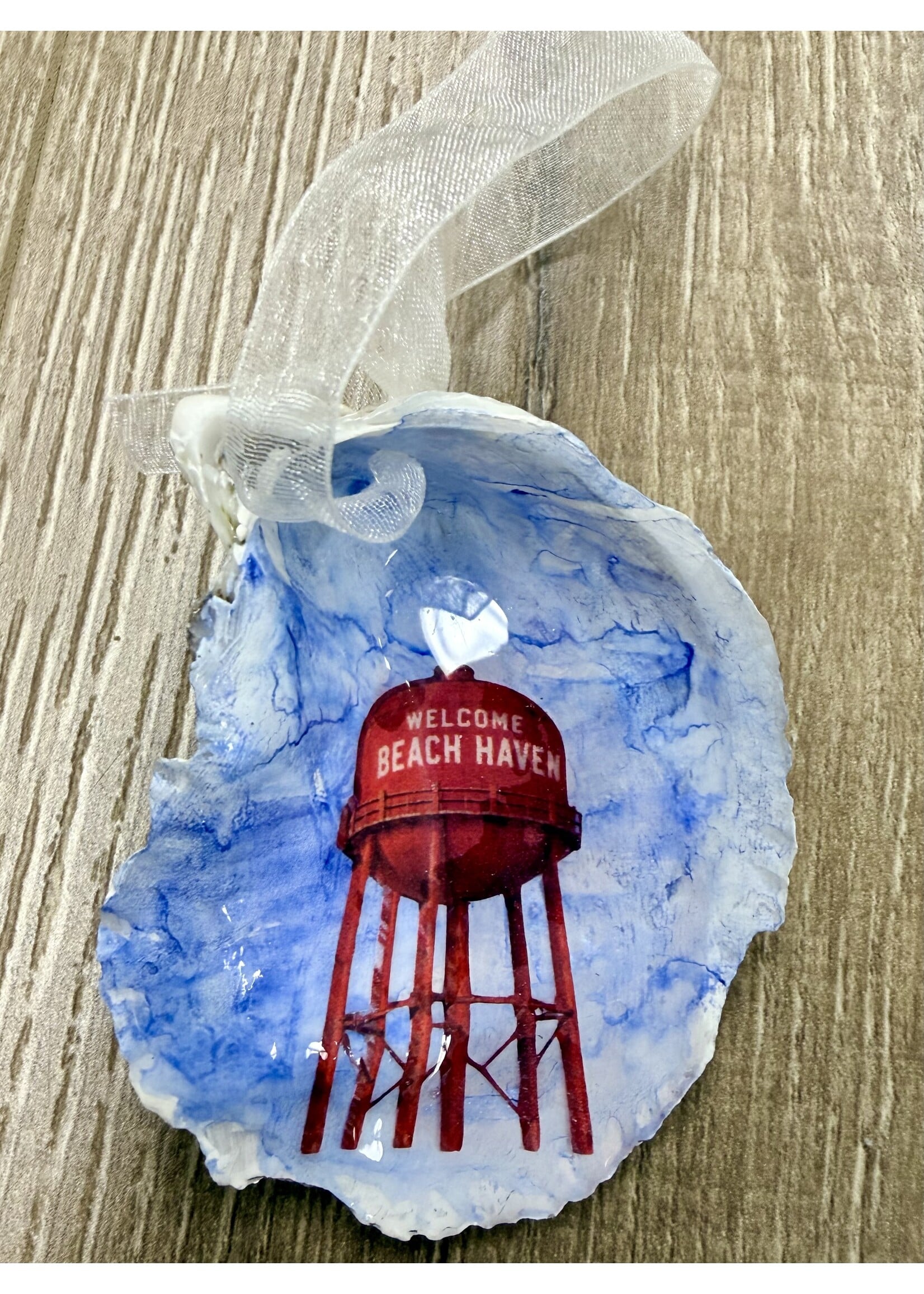 Wink W Oyster Ornament
