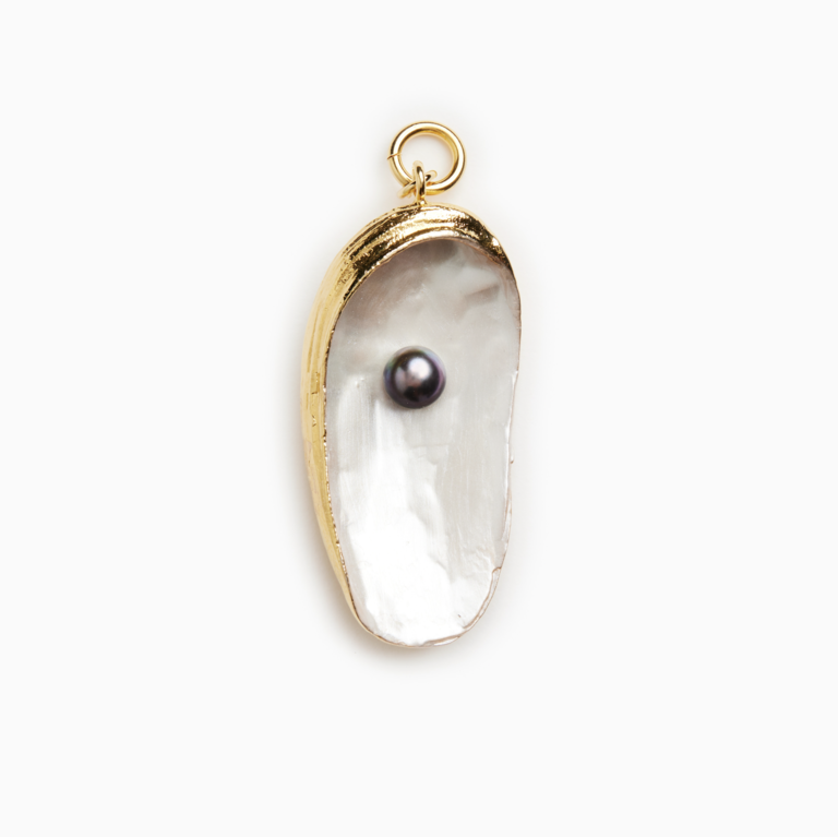 Fallen Aristocrat Golden Oyster Pendant