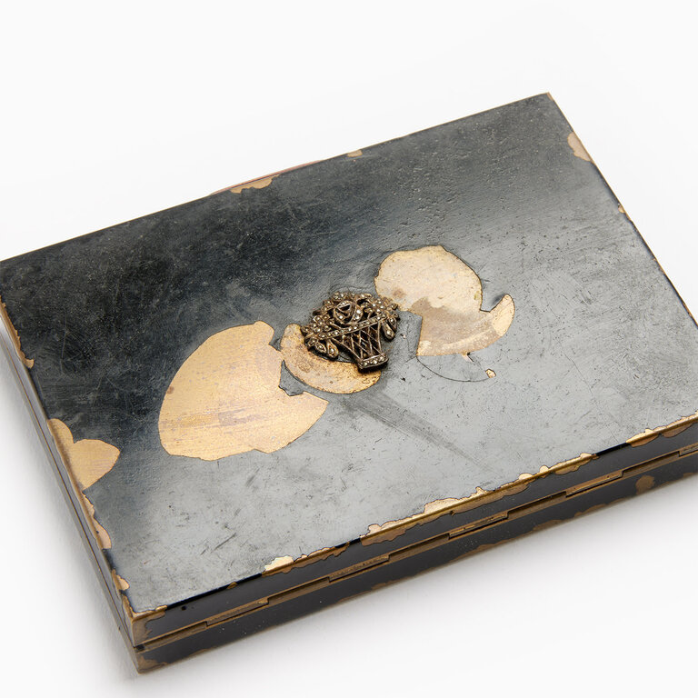 Antique Makeup Kit