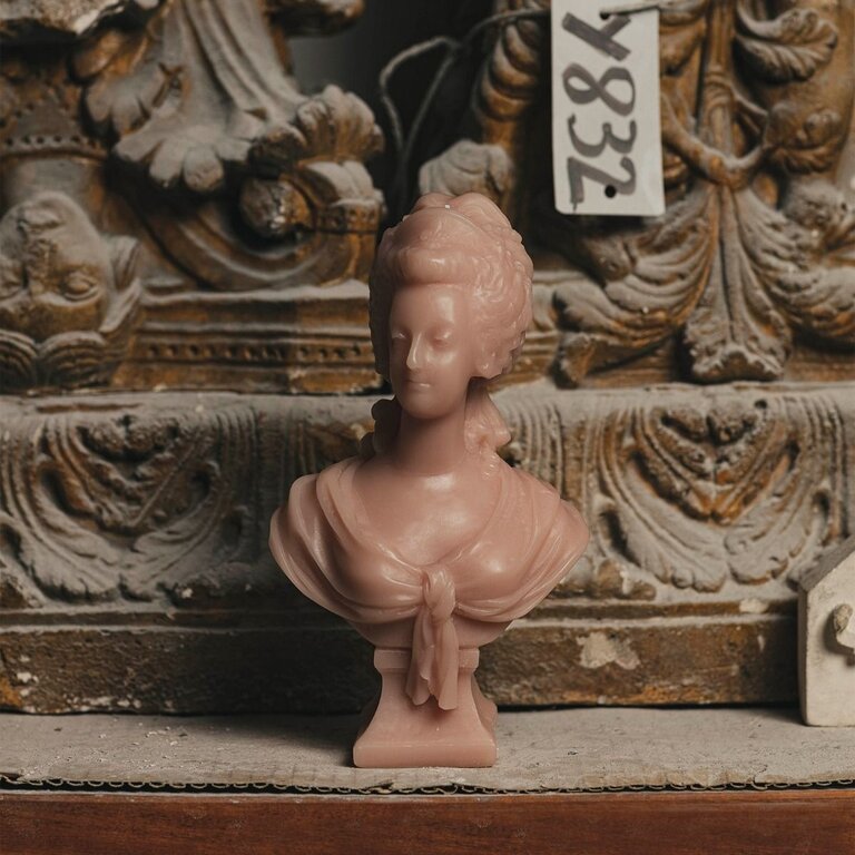 Trudon Marie Antoinette Bust Candle
