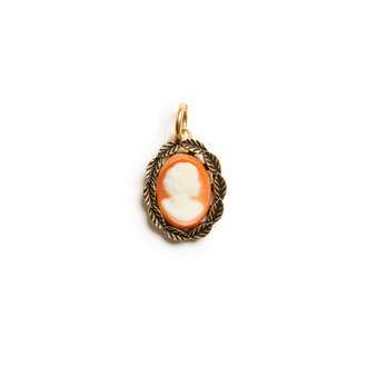 Cameo Leaf Charm Cameo Leaf Charm