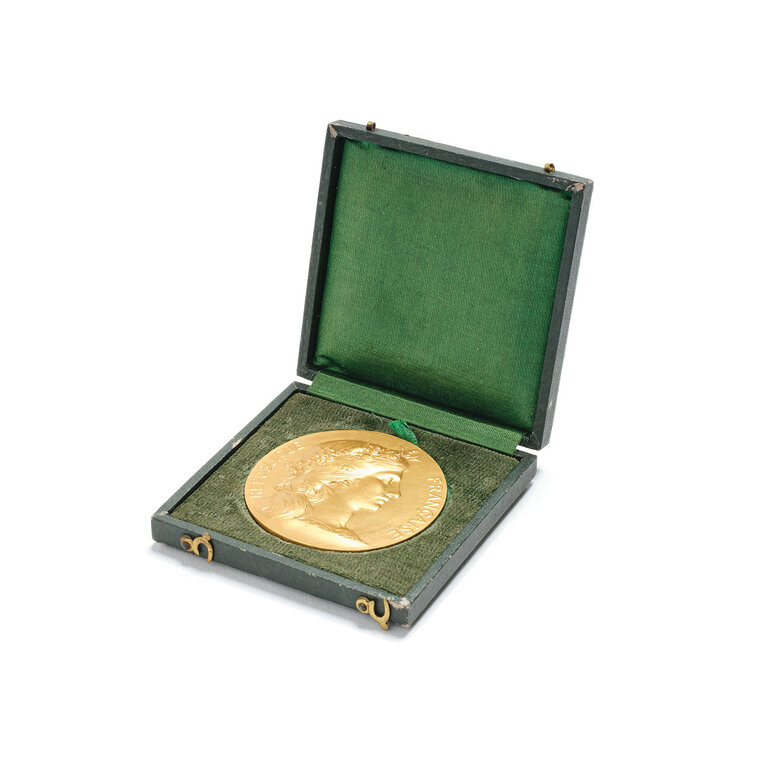 Republique Francaise Coin in Green Box