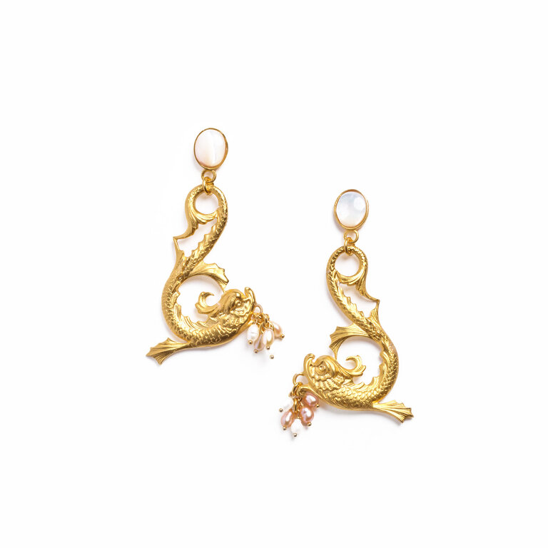Fallen Aristocrat Dauphin Fountain Pearl Earrings
