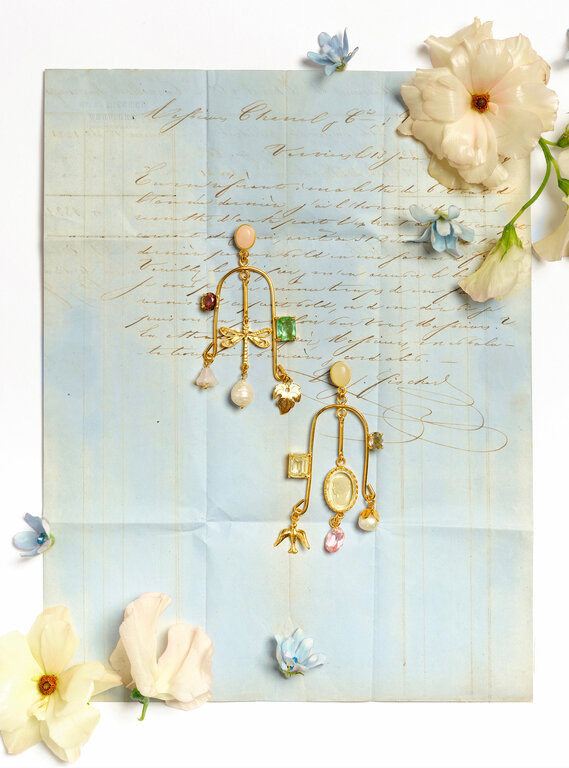 Fallen Aristocrat Pearl Bud Charm