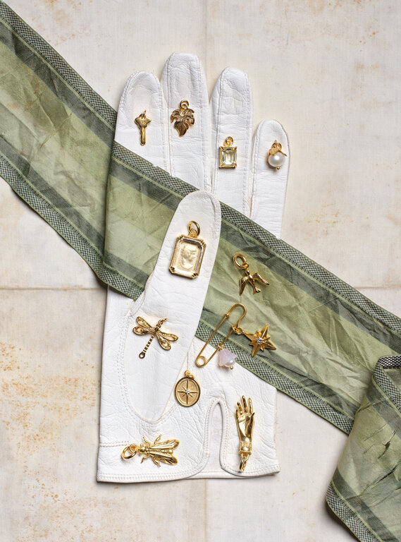 Fallen Aristocrat Pearl Bud Charm
