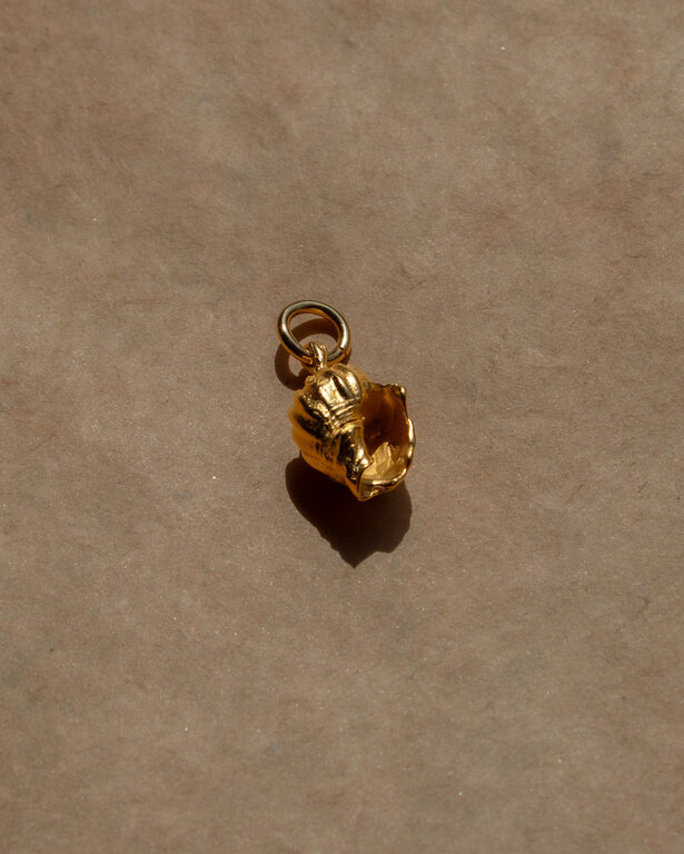 Fallen Aristocrat Conch Shell Charm