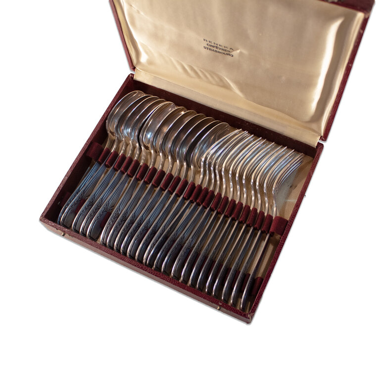Vintage Full Silver Set in Red Case