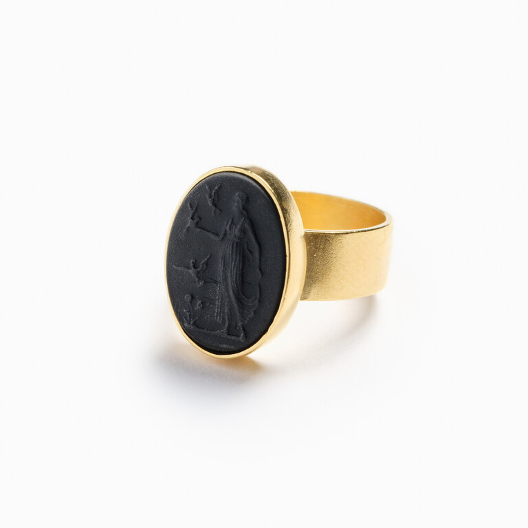 Fallen Aristocrat Ring- Lady with Doves Cameo, Noir Sz 6