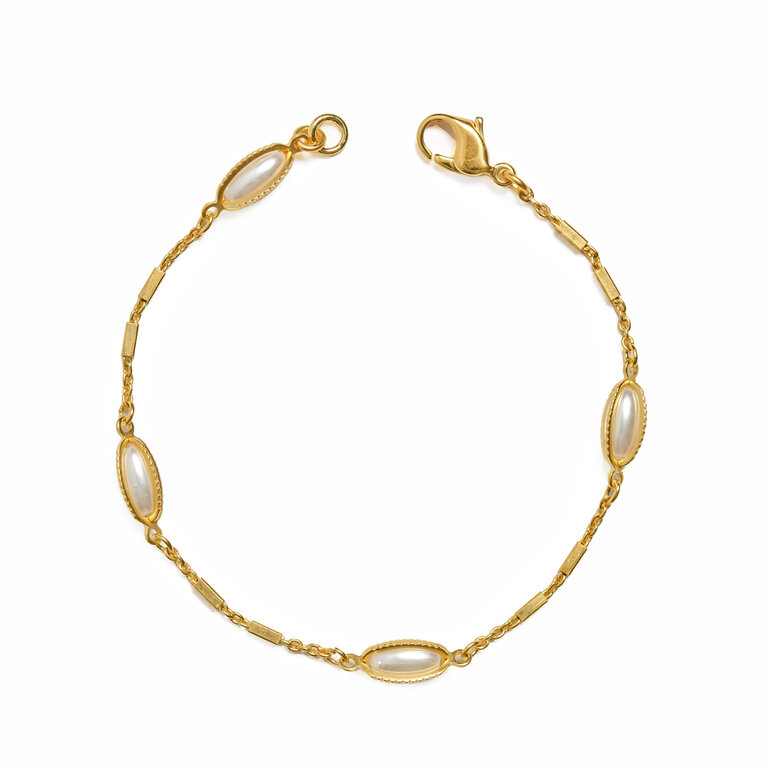 Fallen Aristocrat Pearl Oval Bracelet