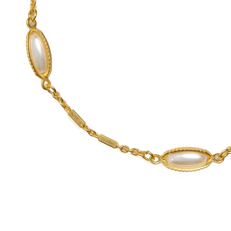 Fallen Aristocrat Oval Pearl Bracelet