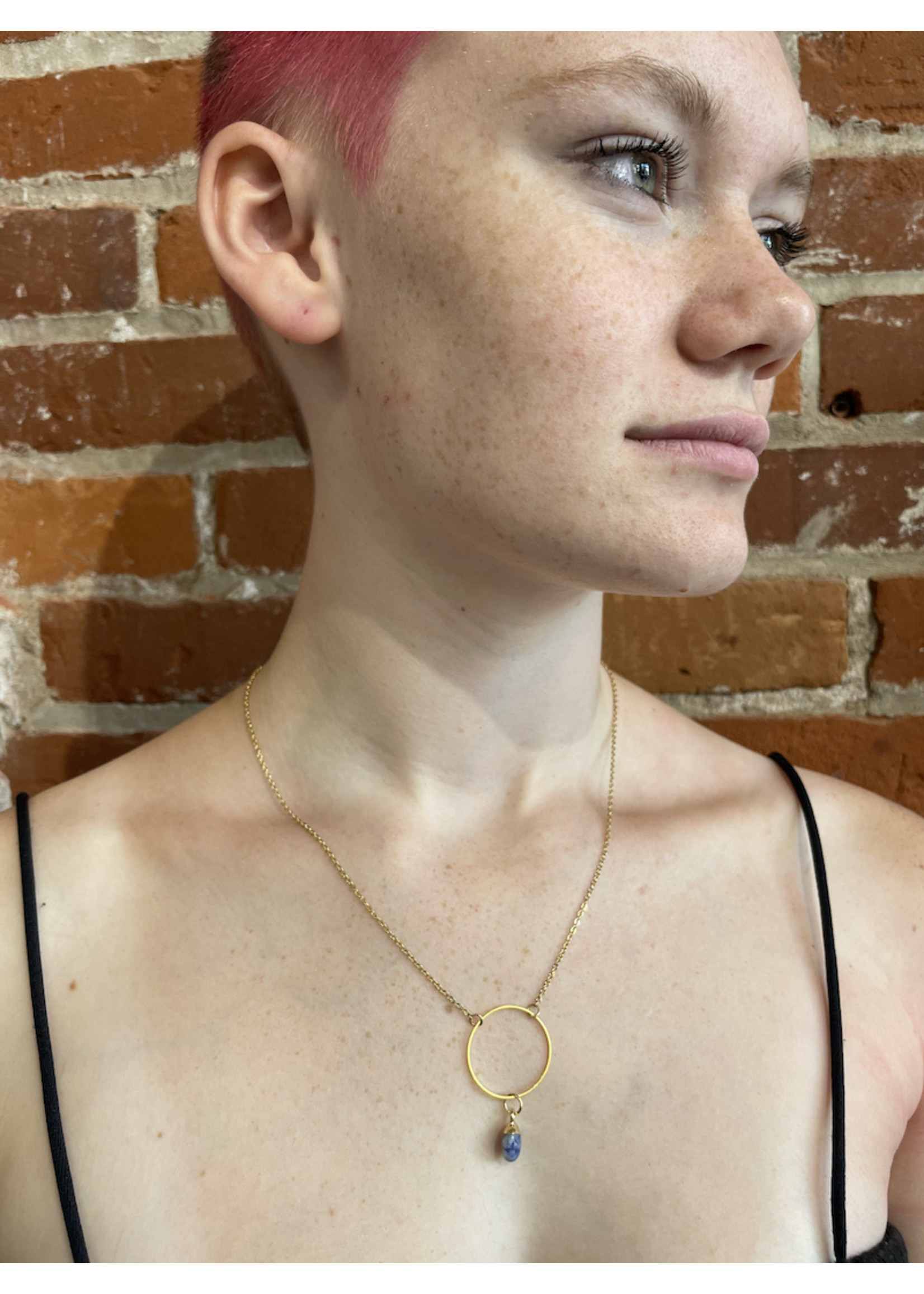 Tangled Up In Hue Small Faceted Stone Gold Cap Necklace