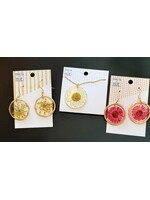 Tangled Up In Hue Pressed Flower Resin Necklace - Assorted