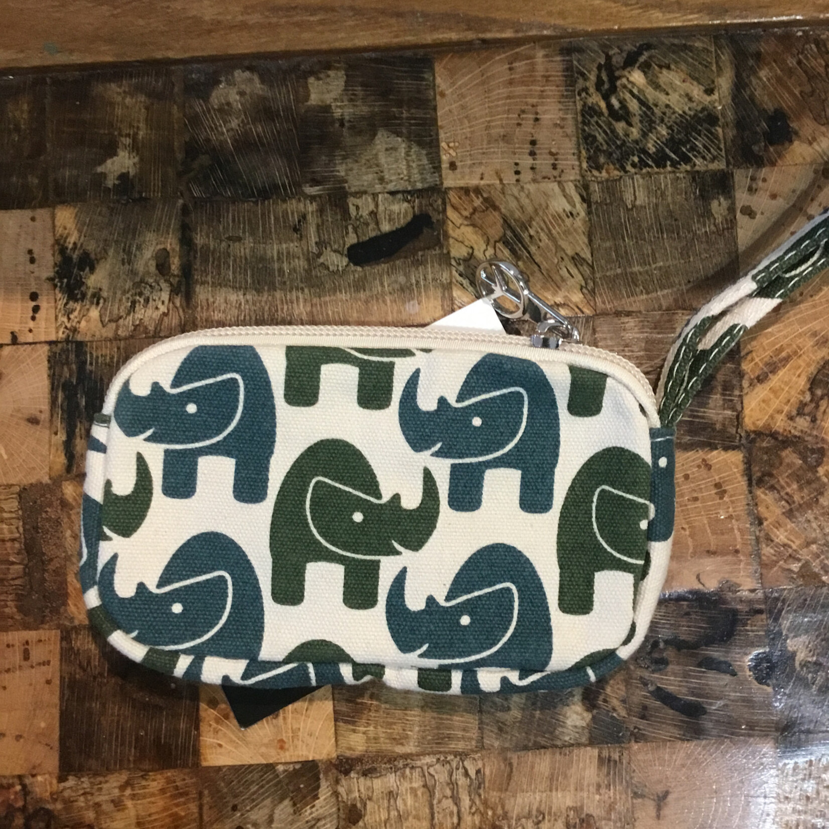 Bungalow 360 Clutch Rhino