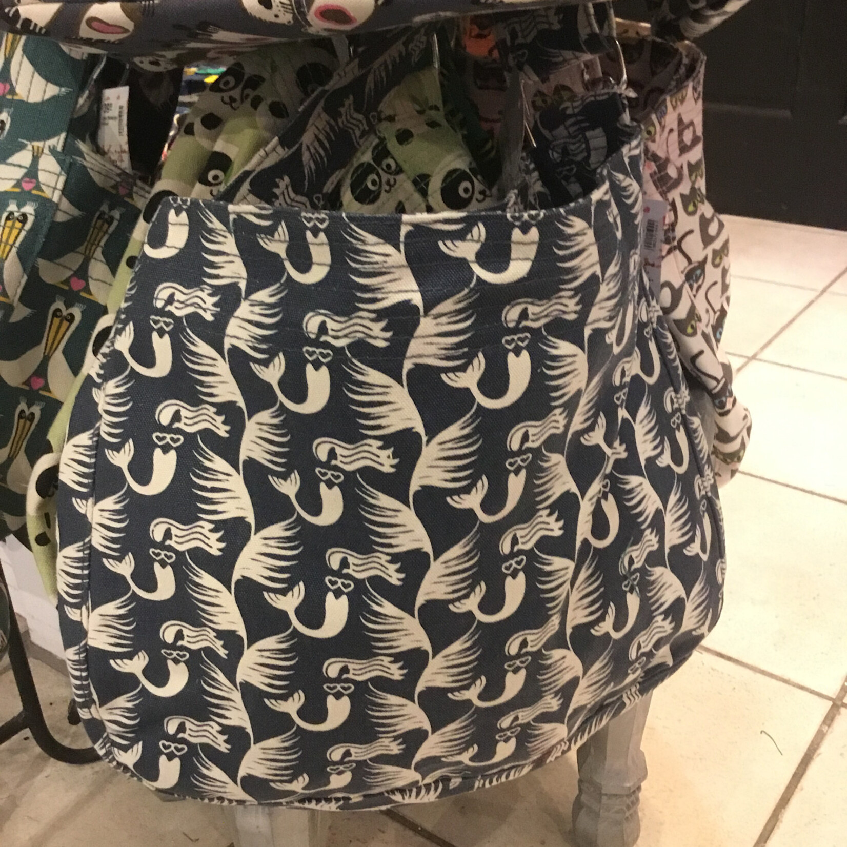 Bungalow 360 Large Messenger