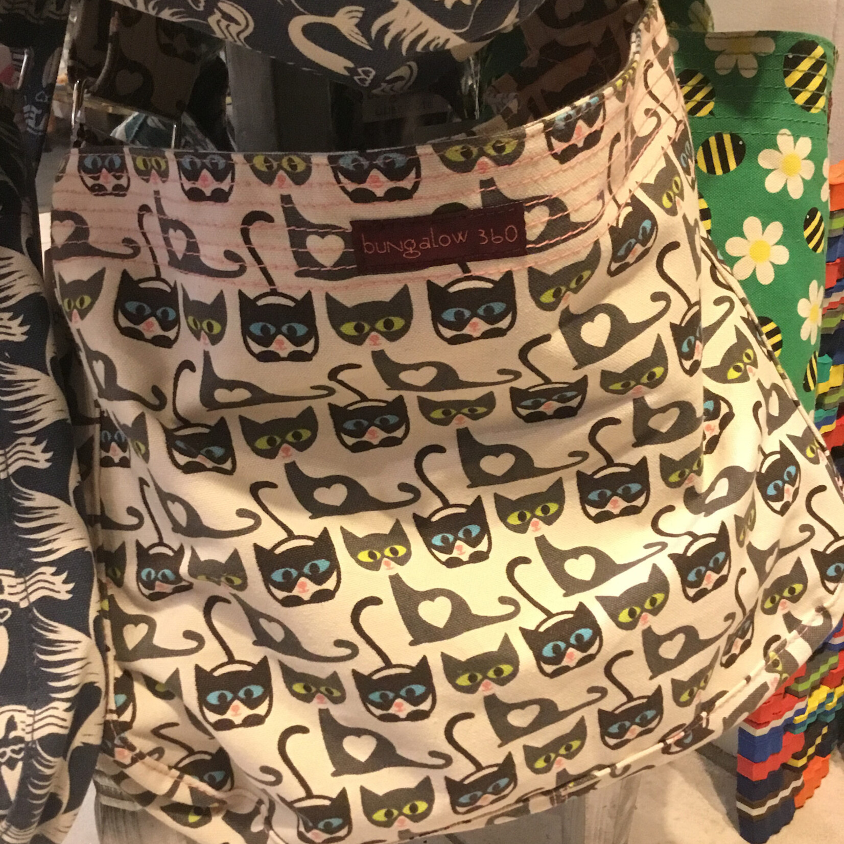 Bungalow 360 Large Messenger