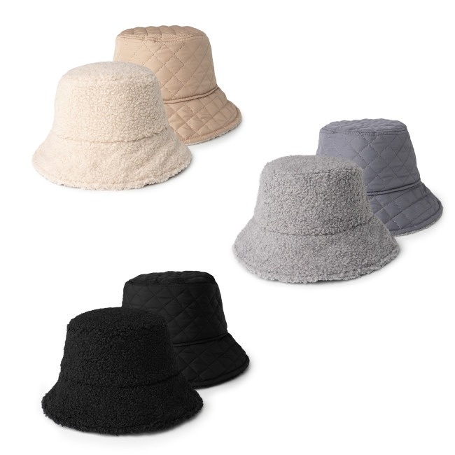 Britt's Knits - Après Ski Reversible Sherpa Bucket Hat - Castles & Cottages