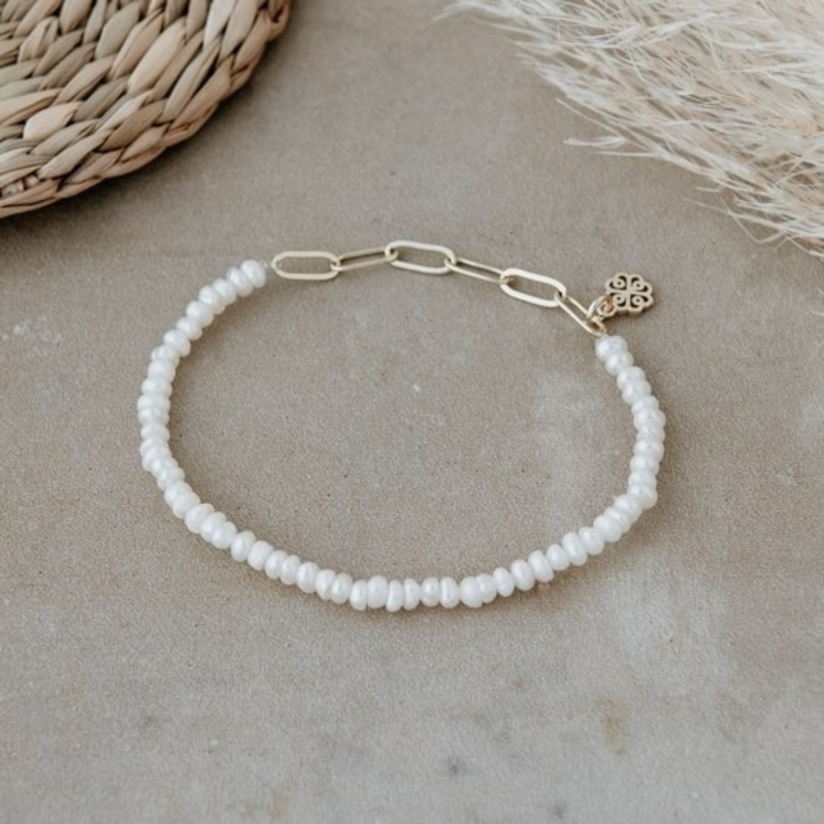 Glee Jewelry Alyssa Bracelet - White Pearl