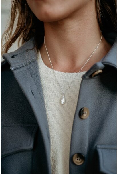 Marmee Drop Necklace -Mother of Pearl