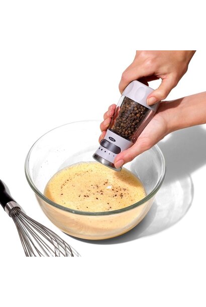 Adjustable Mess-Free Pepper Grinder