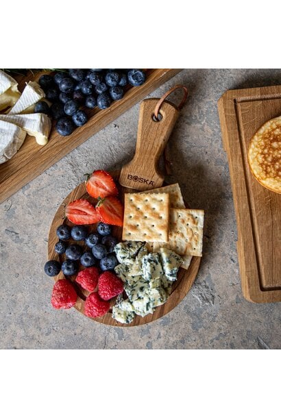 Friends Serving Board Round