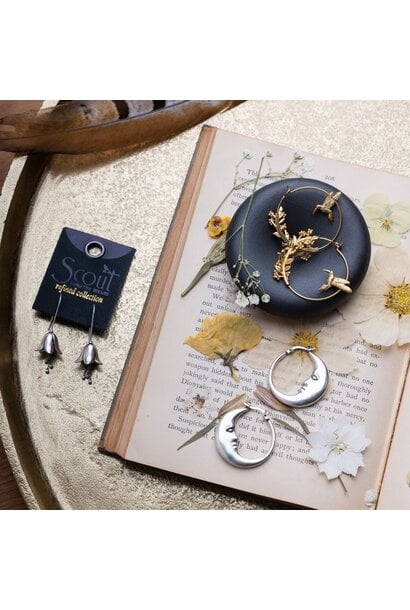 Refined Icon Earring
