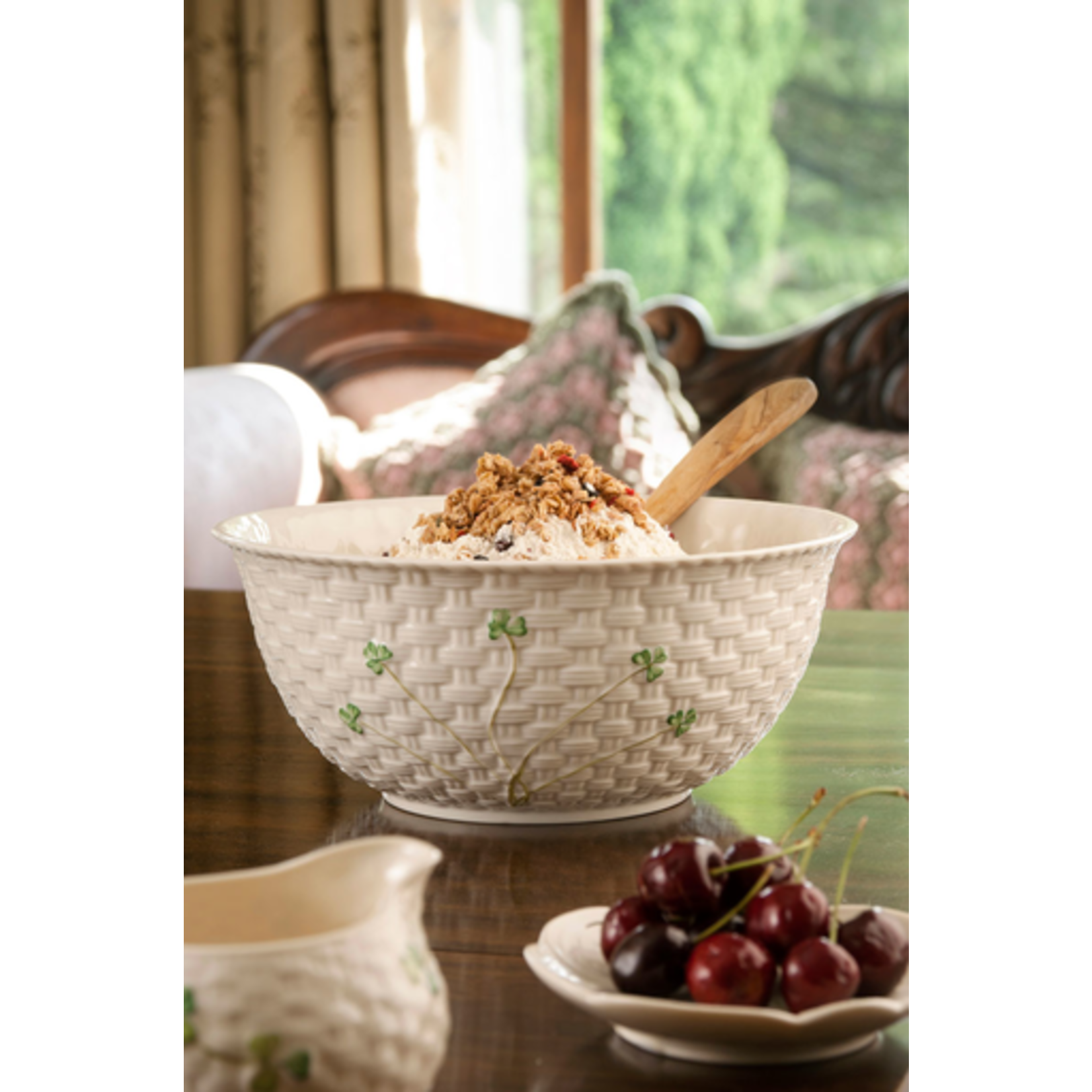 KITCHEN & ACCESSORIES BELLEEK CLASSIC SHAMROCK MIXING BOWL - 9.5in