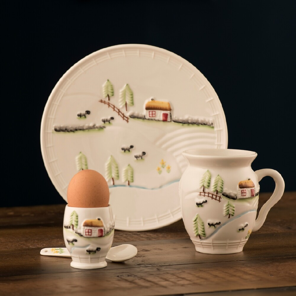 https://cdn.shoplightspeed.com/shops/643161/files/30634910/kitchen-accessories-belleek-classic-connemara-egg.jpg