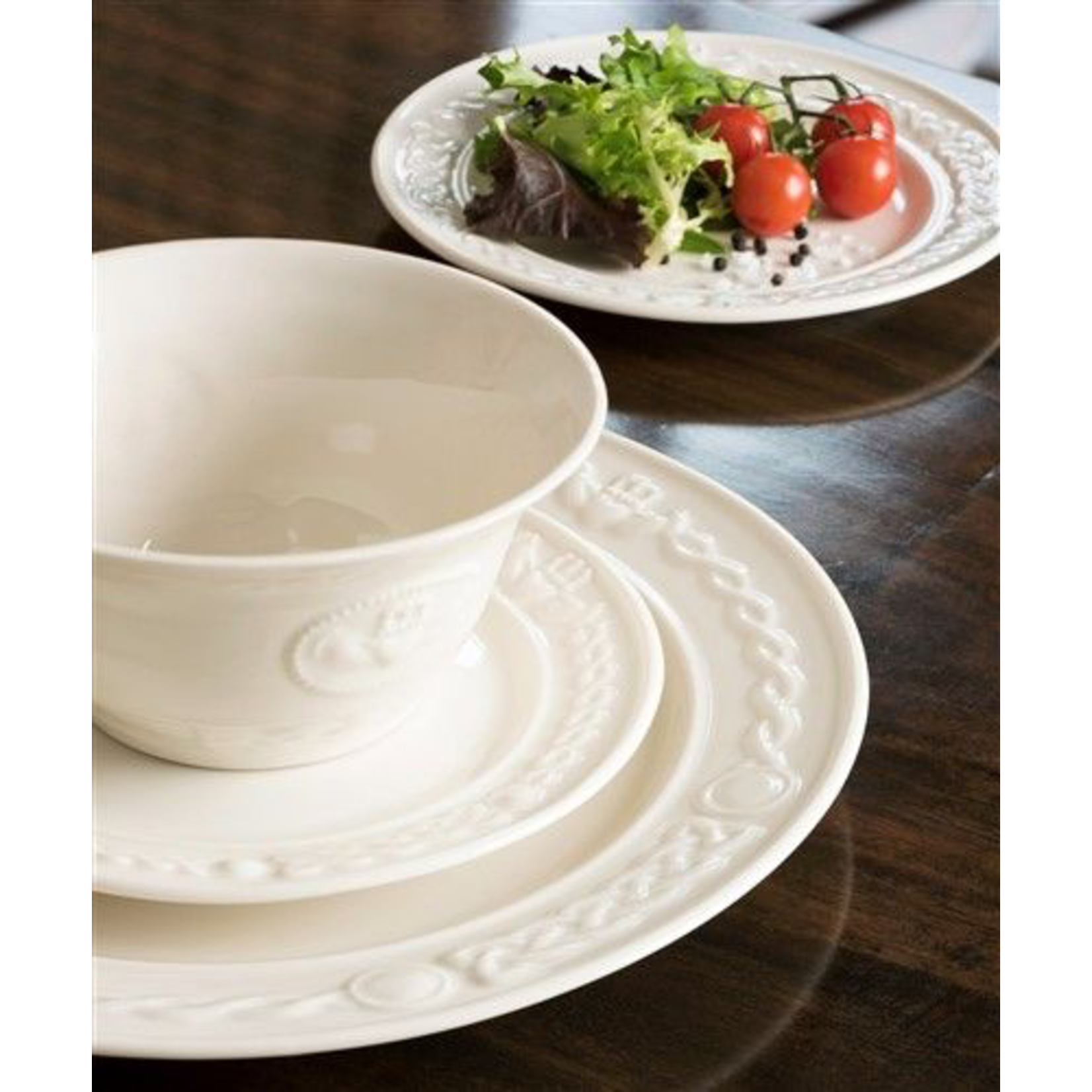 PLATES, TRAYS & DISHES BELLEEK CLADDAGH DINNER PLATE