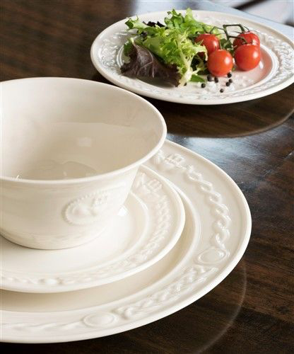 PLATES, TRAYS & DISHES BELLEEK CLADDAGH DINNER PLATE