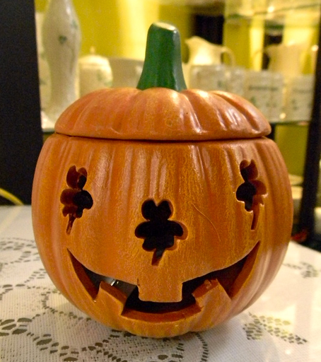 HALLOWEEN MEDIUM LIGHTED PUMPKIN