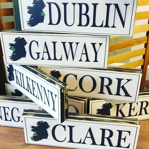 PLAQUES, SIGNS & POSTERS IRELAND COUNTY SHAMROCK WOODEN SIGN