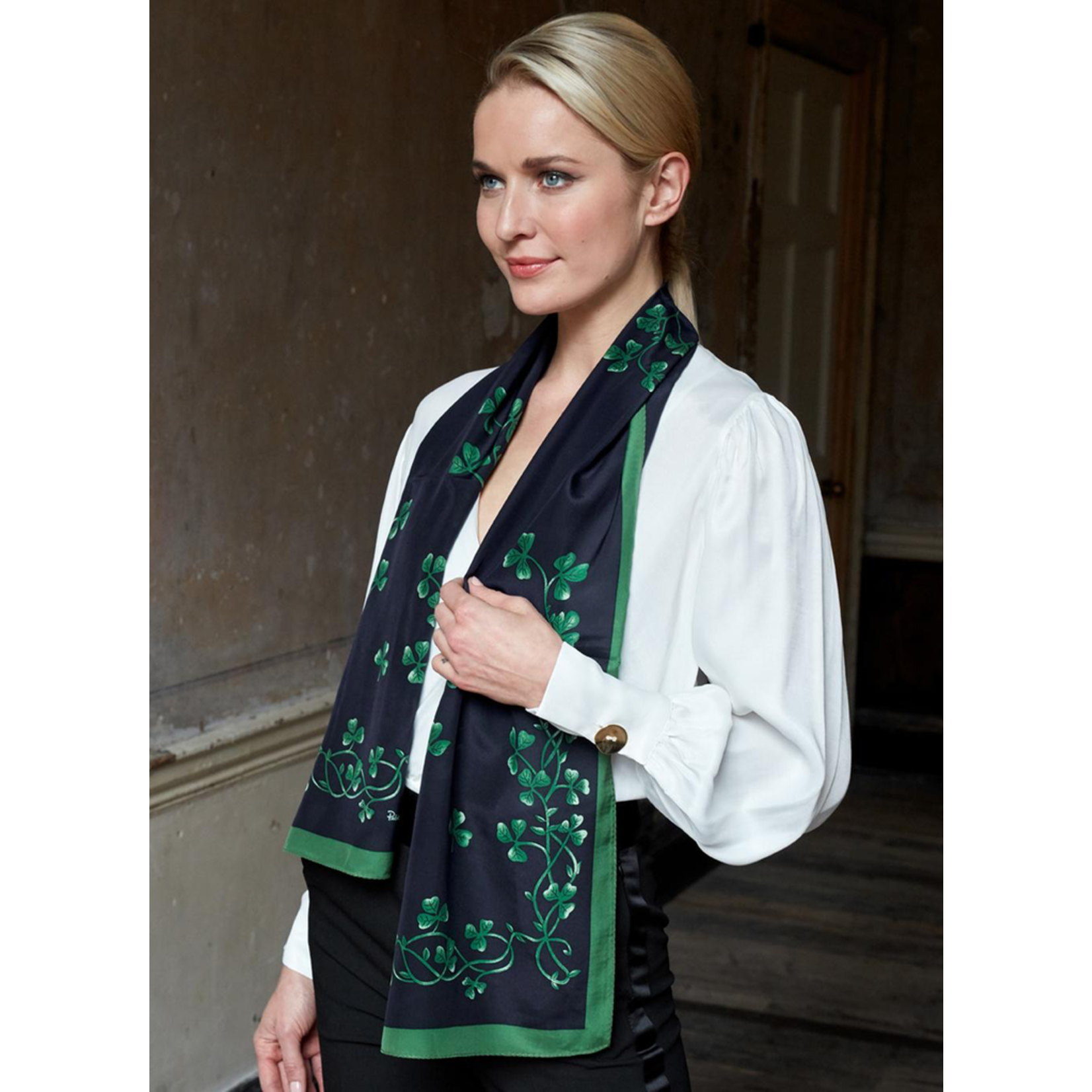 ACCESSORIES PATRICK FRANCIS SHAMROCK SPRIG SILK SCARF - Navy/Green
