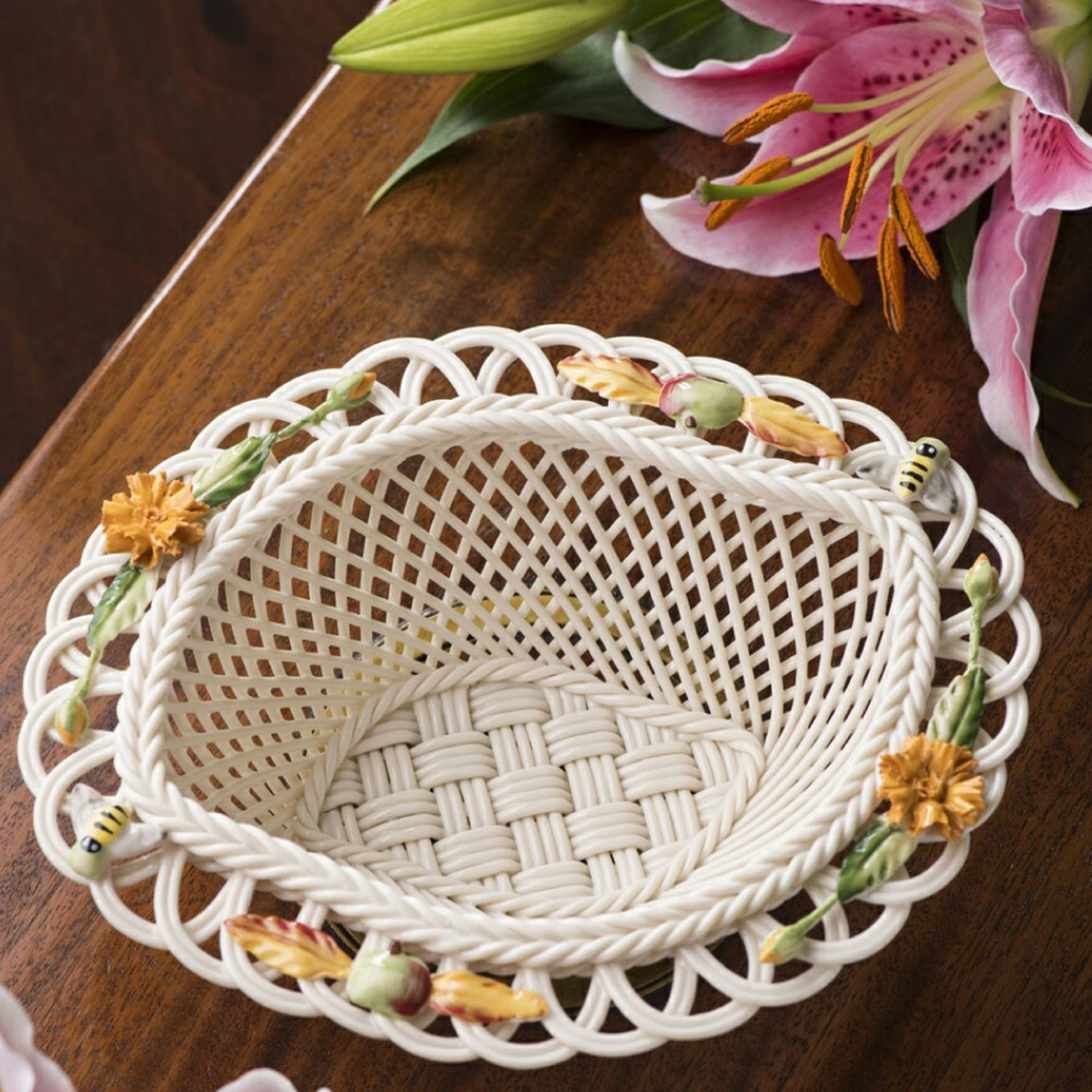 DECOR BELLEEK BASKET - Autumn Flowers