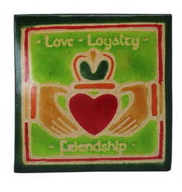 SMALL NOVELTY IRISH GIFTS SQUARE LEATHER PURSE - Claddagh