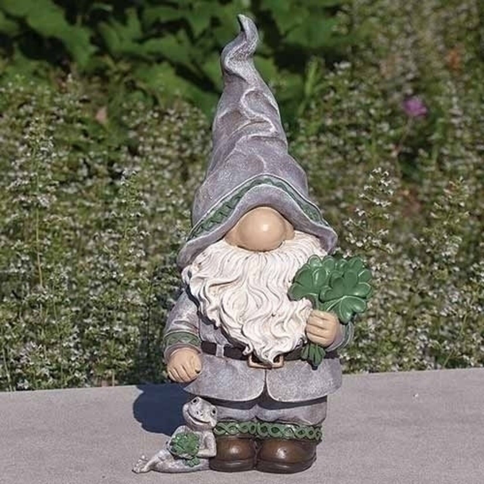 GARDEN IRISH GARDEN GNOME with SHAMROCK