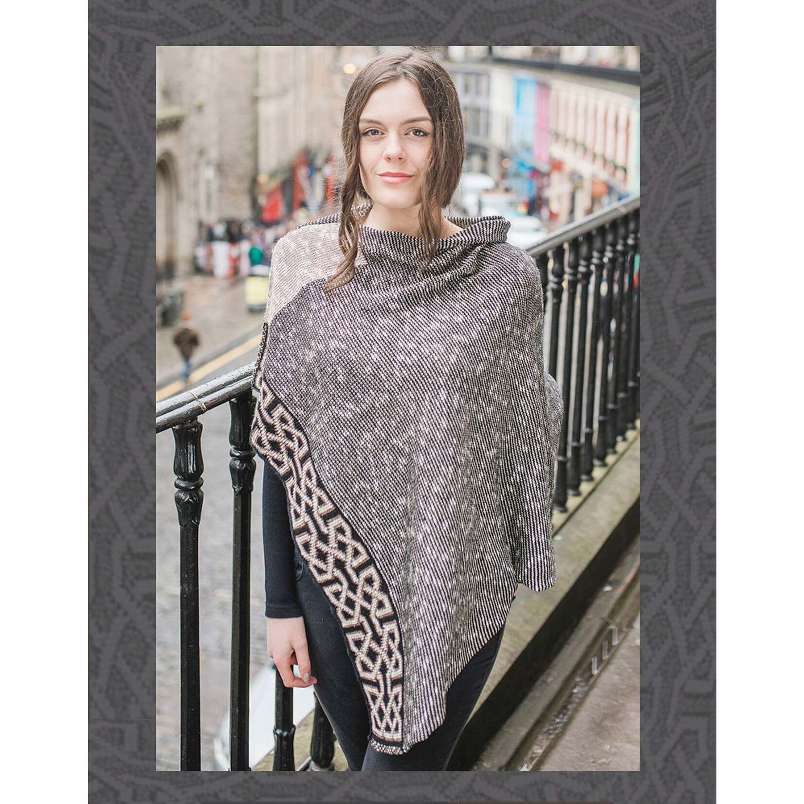 CAPES & RUANAS BILL BABER BALLATER SHAWL - Ivory