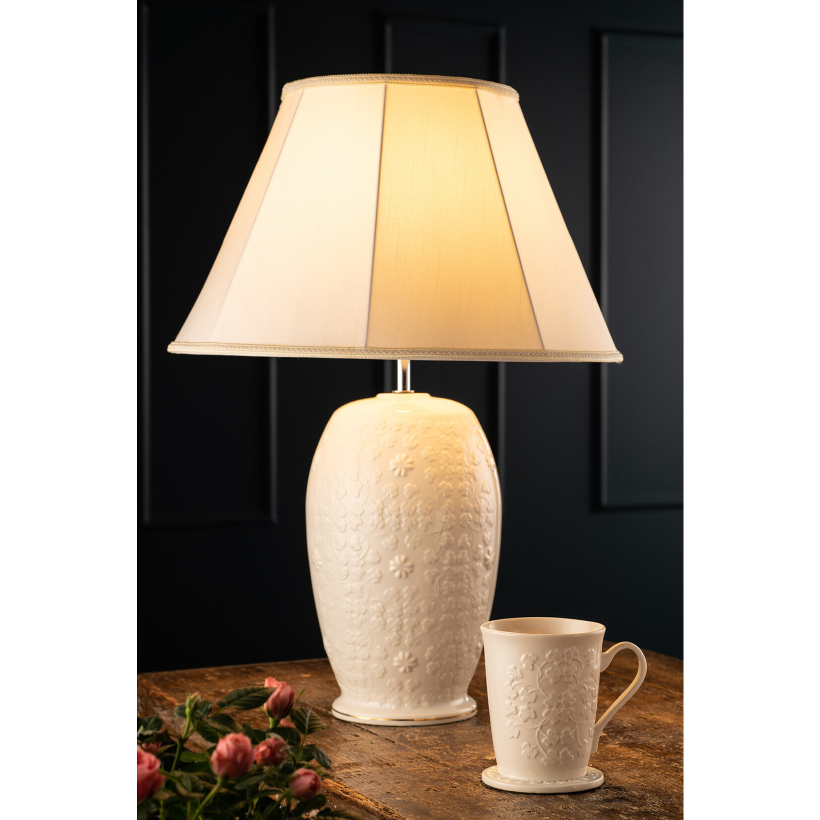 CANDLES & LIGHTING BELLEEK CLASSIC FIELDS of SHAMROCKS LAMP