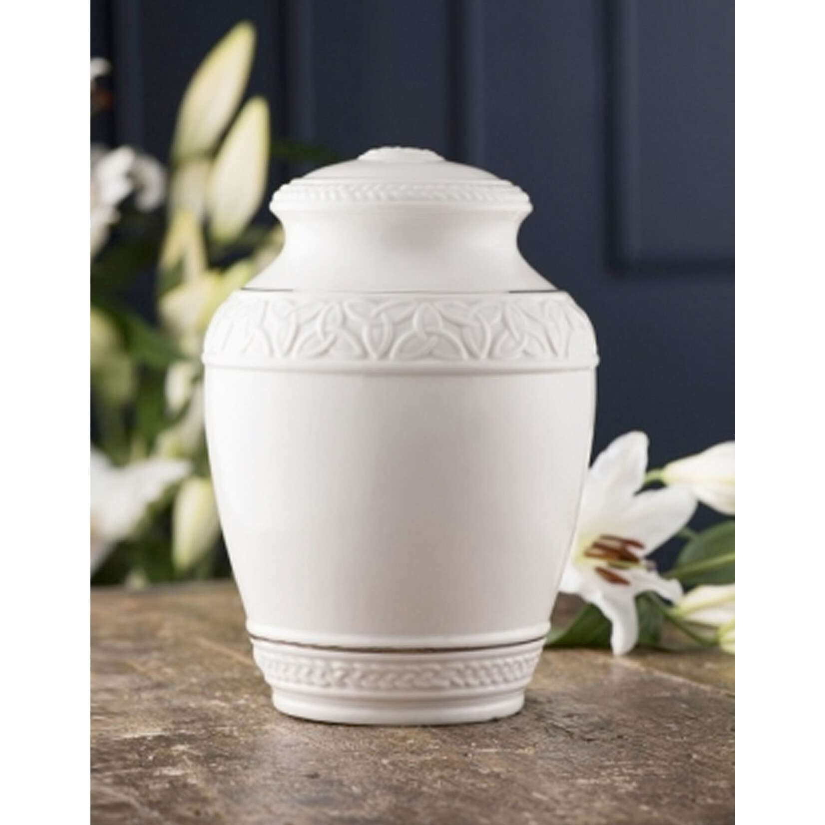 DECOR BELLEEK CELTIC URN