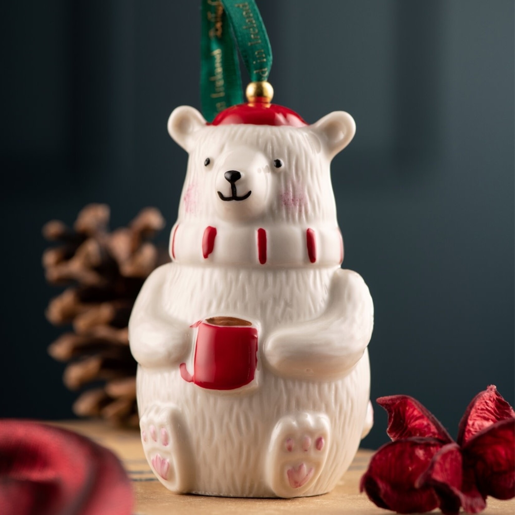 ORNAMENTS BELLEEK ORNAMENT - Polar Bear