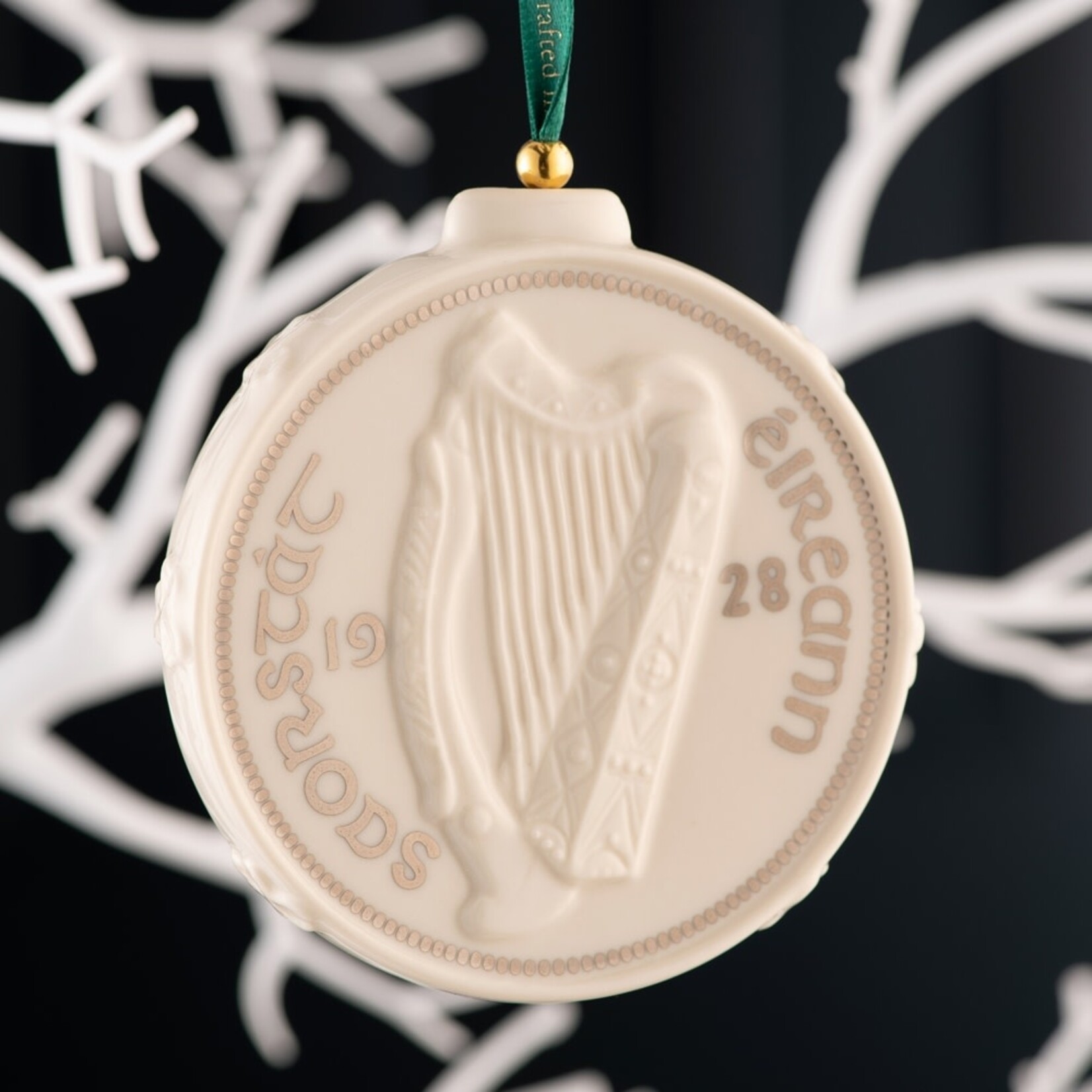 ORNAMENTS BELLEEK ORNAMENT - Old Irish Coin Hare Threepence