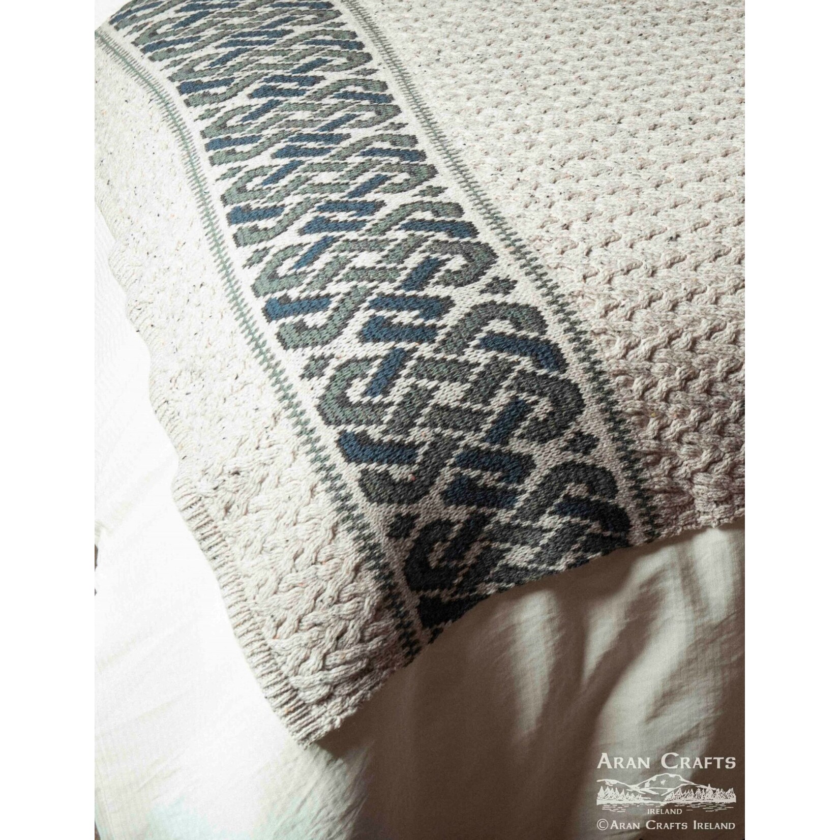 TAPESTRIES, THROWS, ETC. CELTIC JACQUARD THROW