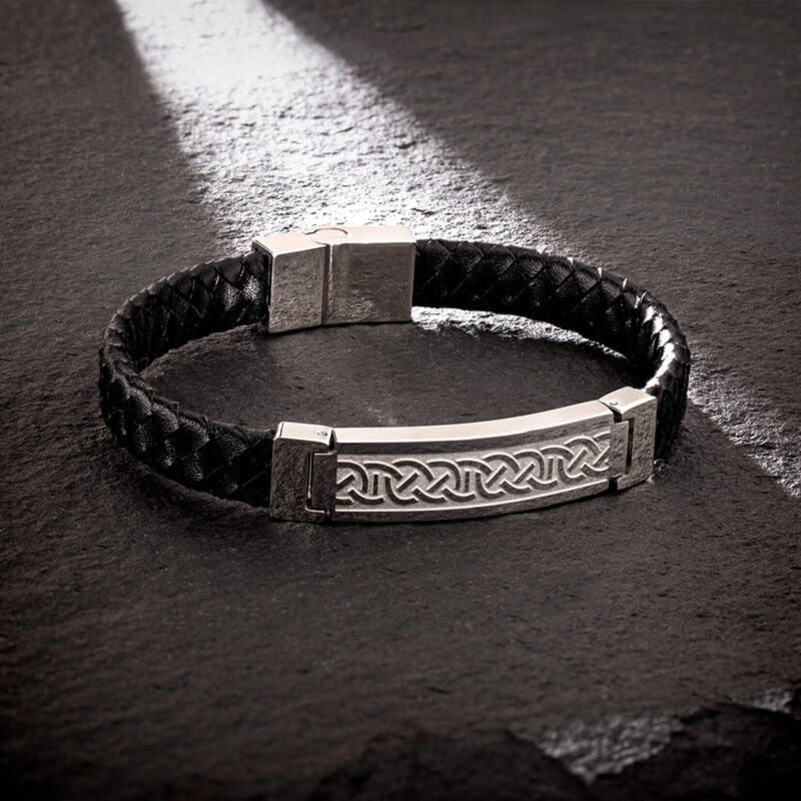 BRACELETS & BANGLES SOLVAR CELTIC MAN STAINLESS STEEL & BLK LEATHER HINGED BRACELET