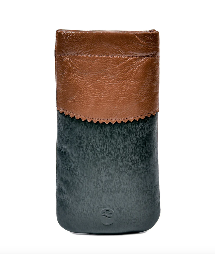 TINNAKEENLY SNAP GLASSES CASE Shamrock Grn/Tan Leather Irish Crossroads