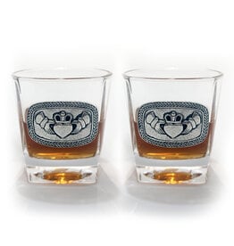 https://cdn.shoplightspeed.com/shops/643161/files/56518872/262x276x1/barware-mullingar-pewter-whiskey-glasses-2-claddag.jpg