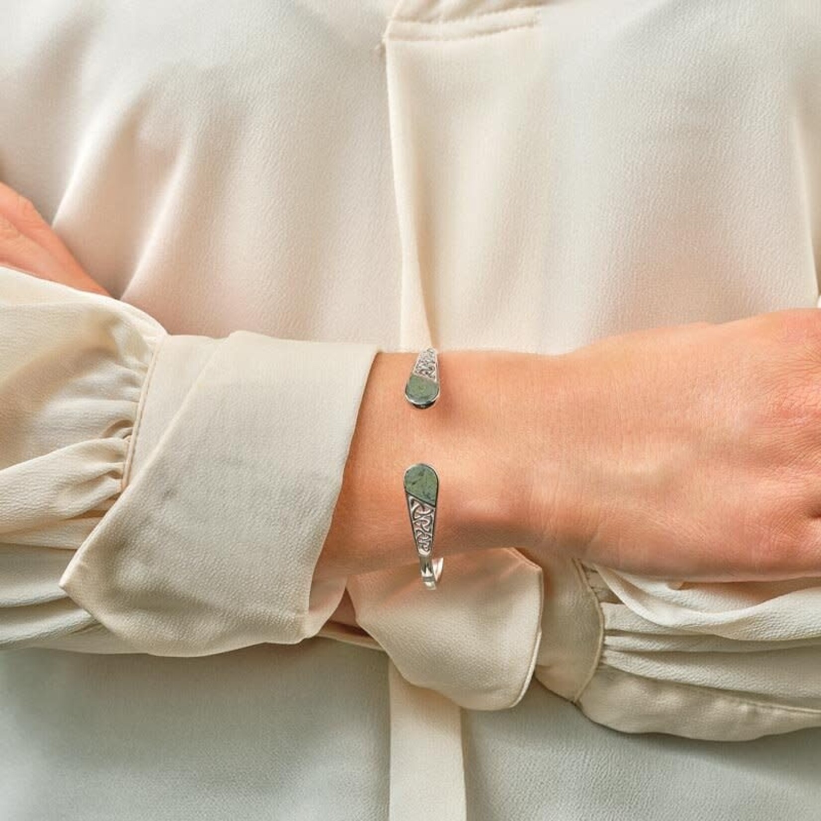 BRACELETS & BANGLES SOLVAR STERLING TRINITY TEARDROP BANGLE with CONNEMARA