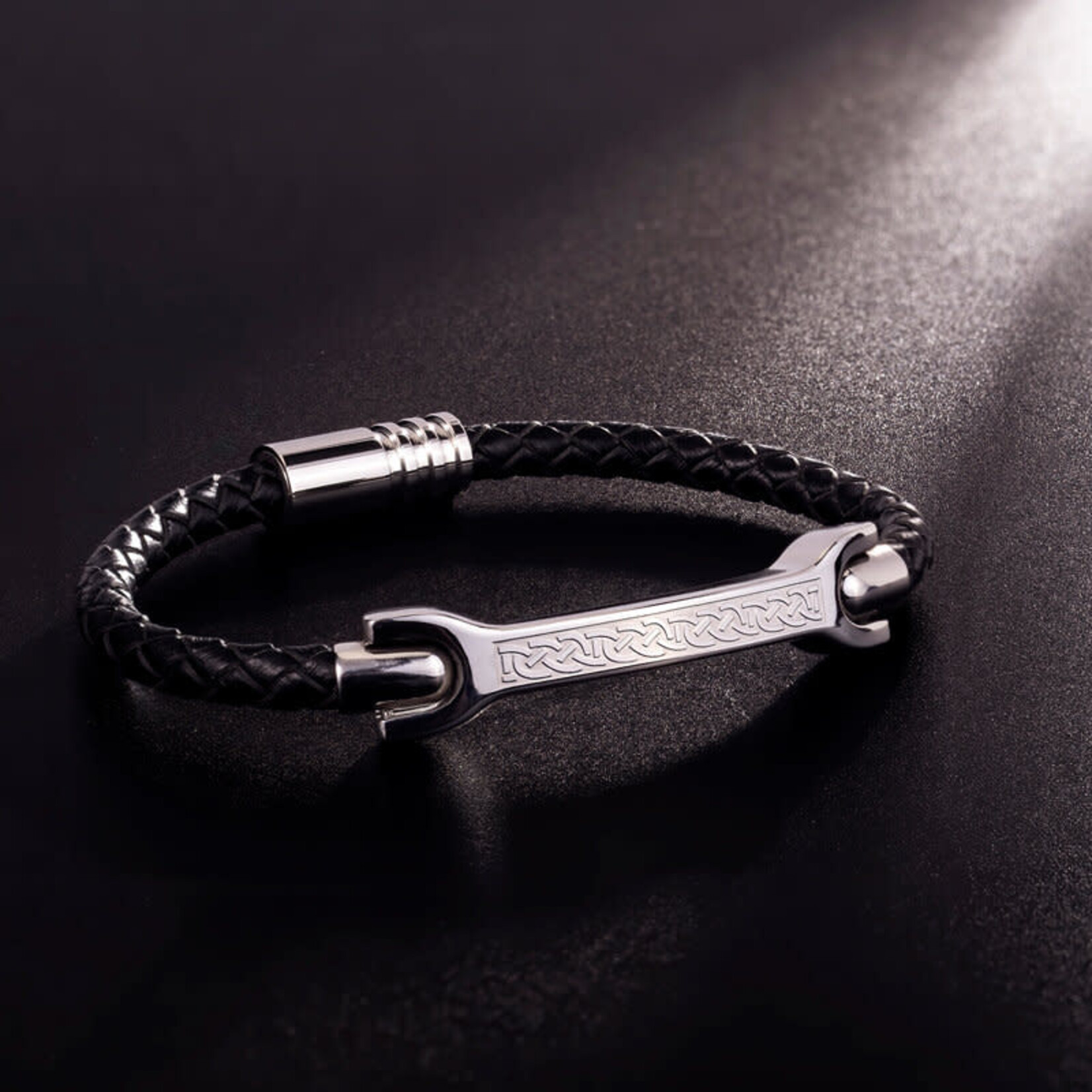 MENS JEWELRY SOLVAR CELTIC MAN STAINLESS STEEL & BLK LEATHER NARROW BRACELET