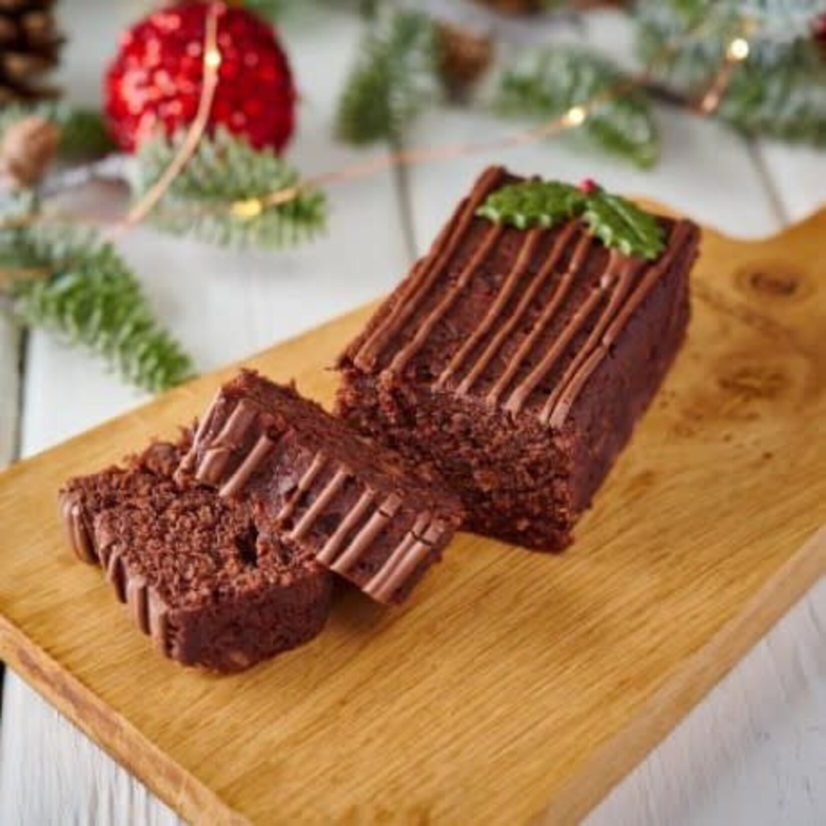 HOLIDAY TREATS OCC BELGIAN CHOCOLATE YULE LOG (275g)